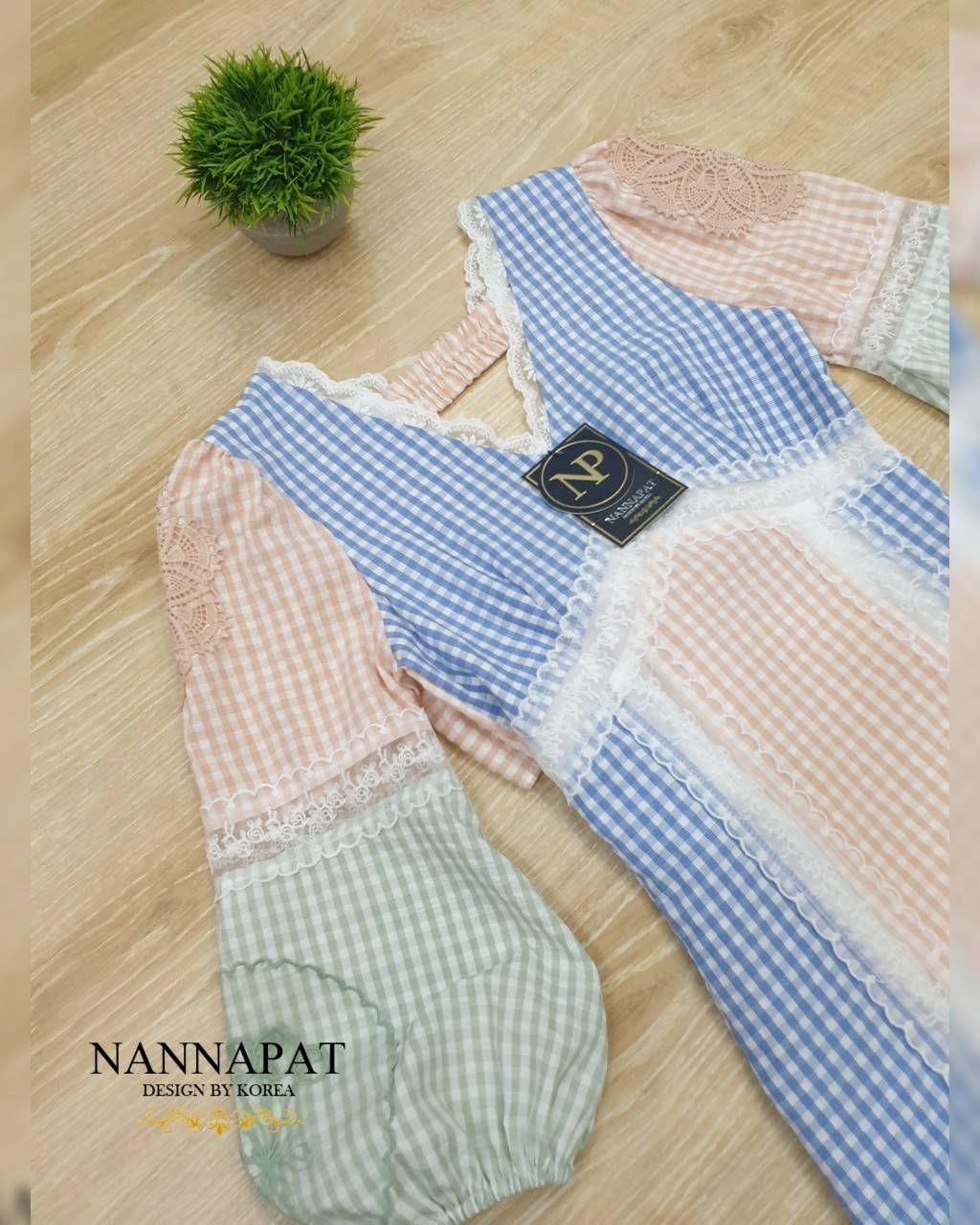 ชุดเดรสซิปหลัง พร้อมผูกโบว์หลังน่ารัก