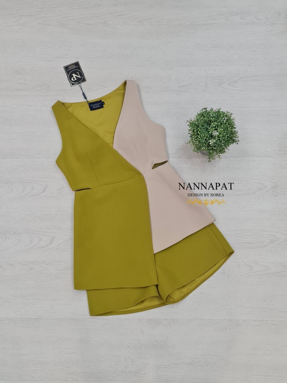 เสื้อทูโทน กระดุมหน้า มีฟองน้ำอก