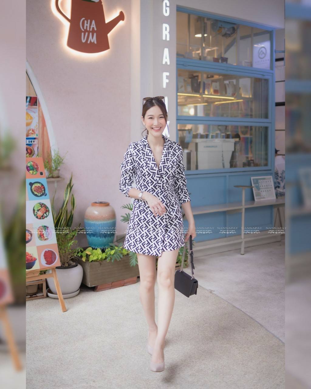 เพลสูทกระดุมหน้า เป็นกางเกงด้านใน