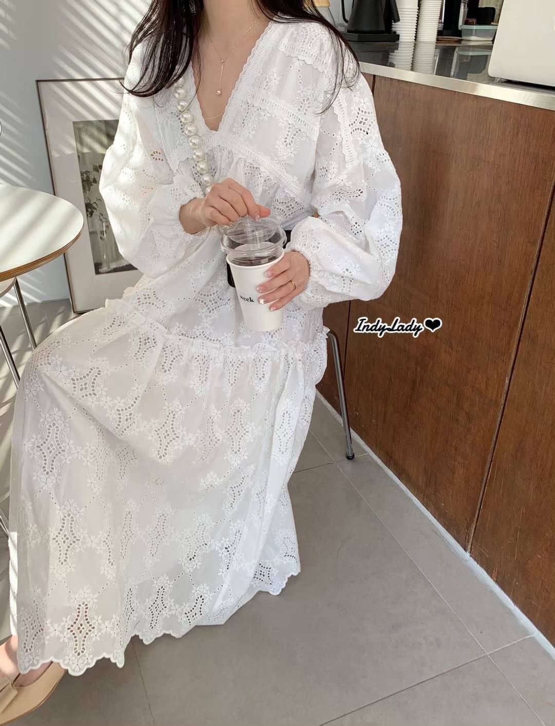 Dress คอวี งานลูกไม้ สีขาว