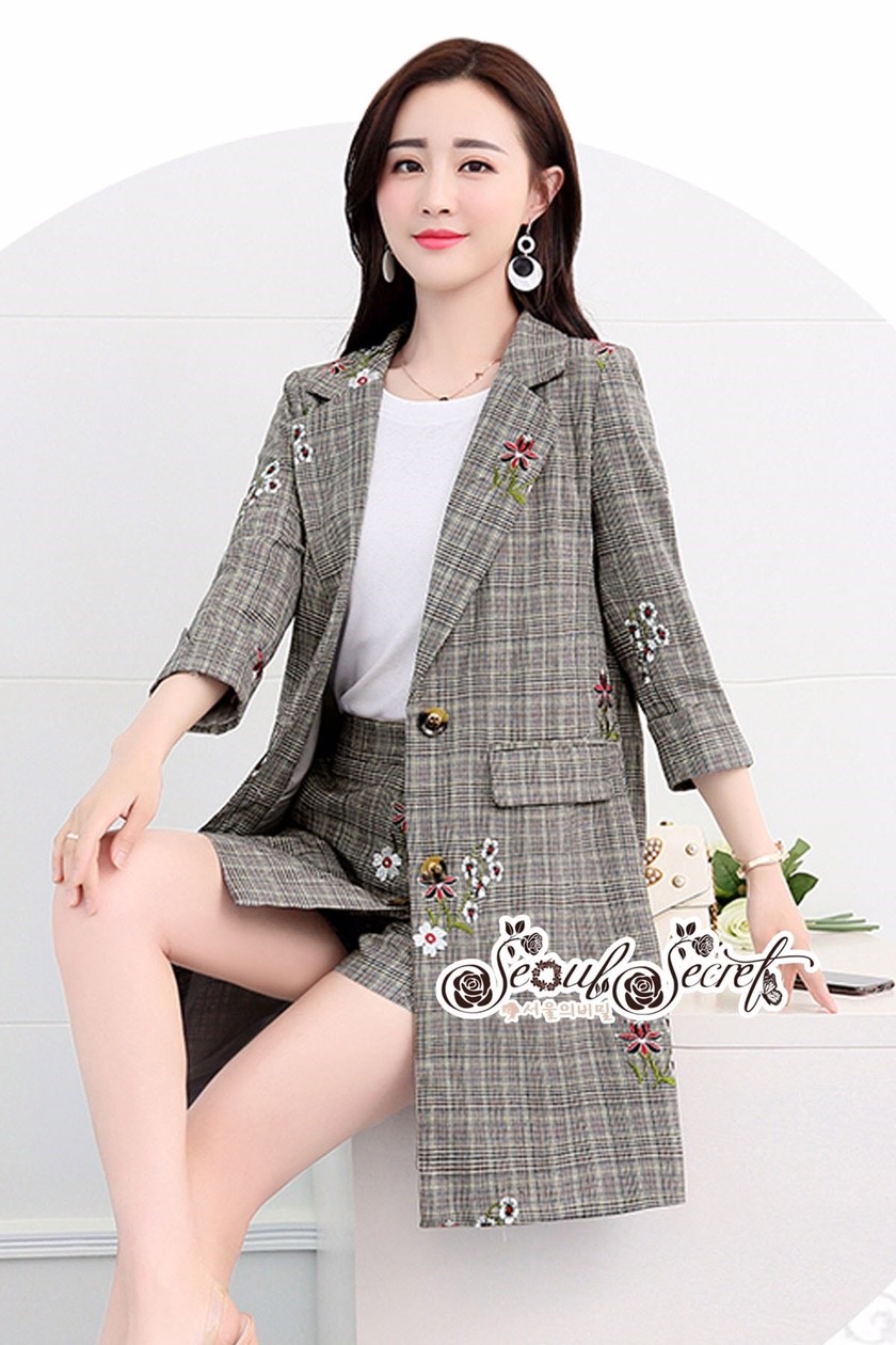 เสื้อสูทลุคสาวไฮคลาส เรียบหรูสวยเก๋ทอลายสก็อต