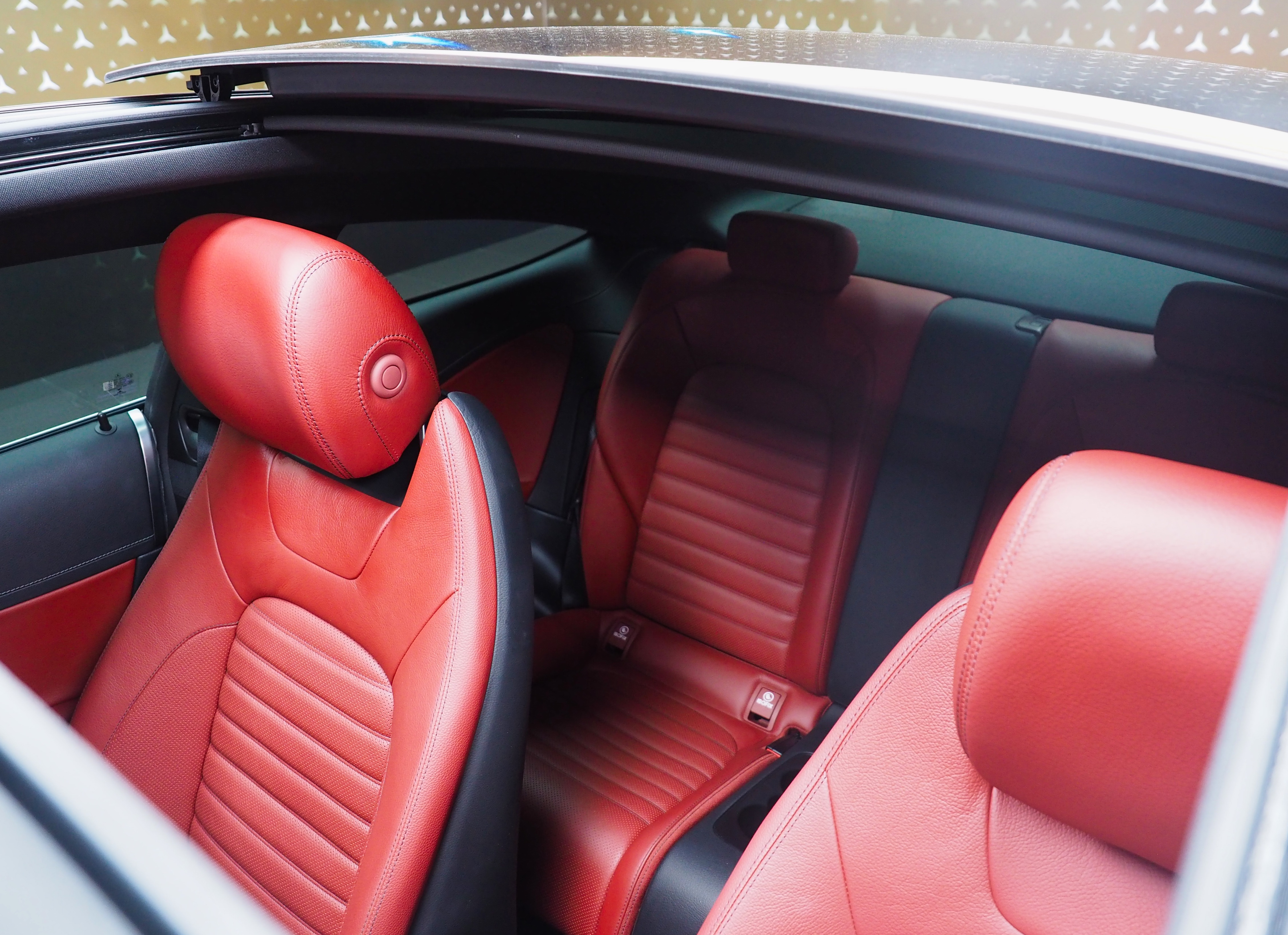 จองแล้ว C200 Coupe AMG W205