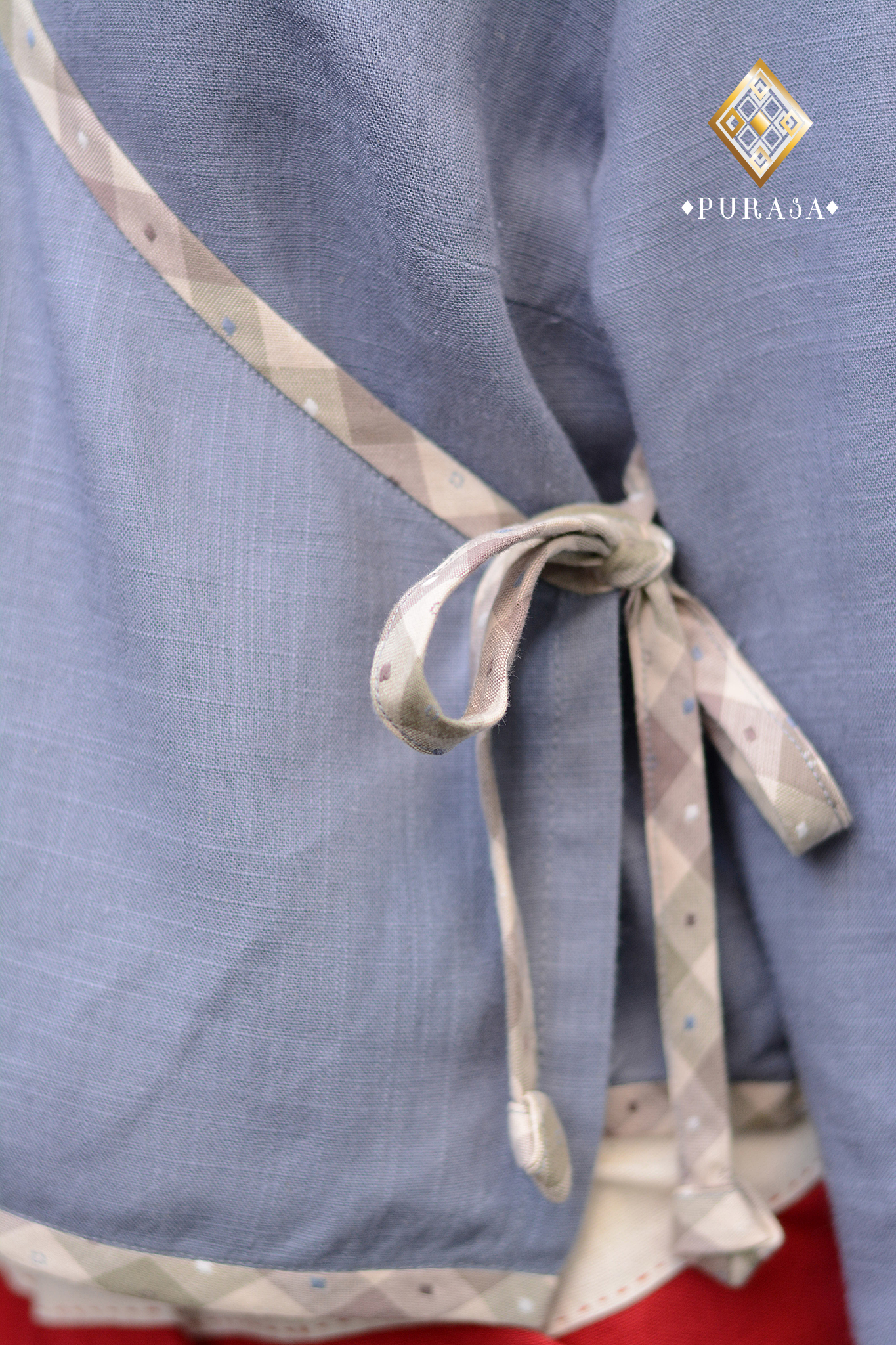 เสื้อใยกัญชงแต่งผ้ากุ๊นปักลาย