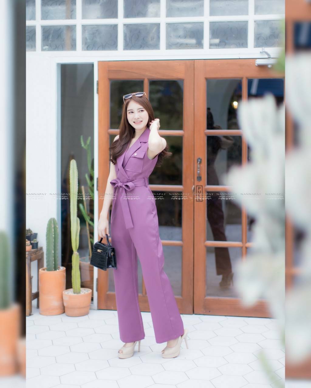 จั้มสูทซิปหลัง แต่งกระเป๋าคู่หน้าเก๋ๆ