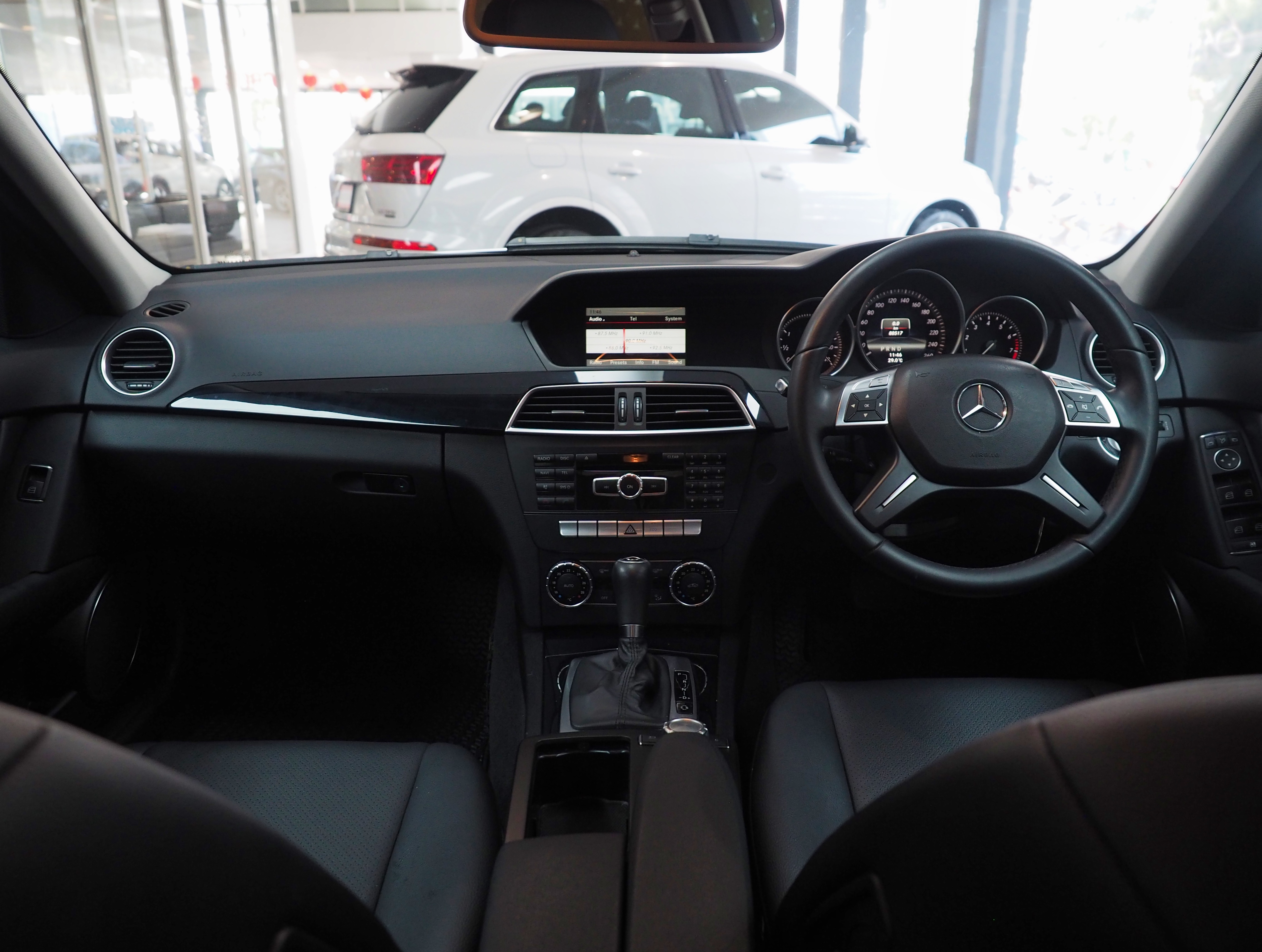 จองแล้ว C200 CGI Style W204