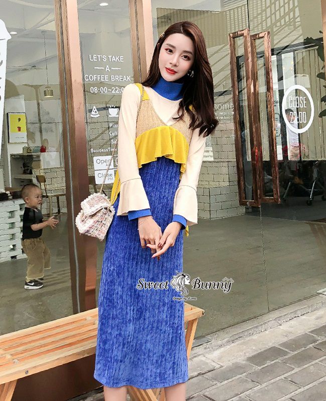 เสื้อผ้ายืดเนื้อดีนิ่มใส่สบายสีครีมขอบน้ำเงิน