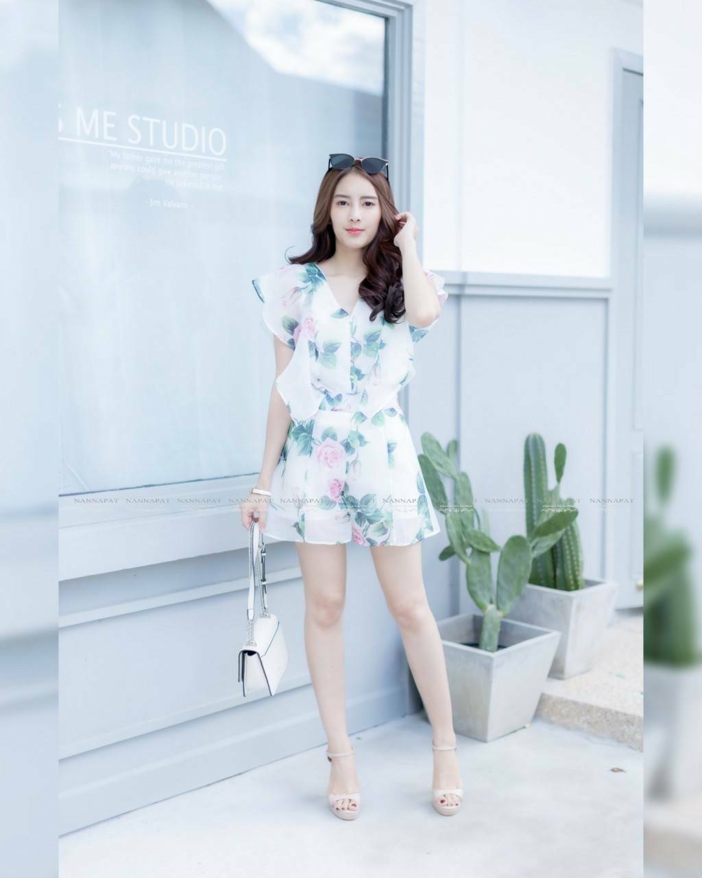 เสื้อกระดุมหน้า แต่งระบายสวยงาม