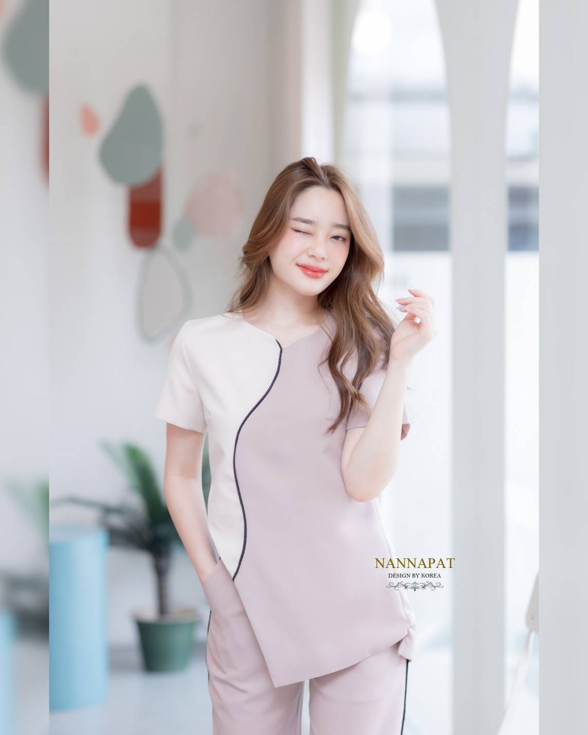 เสื้อทูโทนตัดเส้นดำ ซิปหลัง