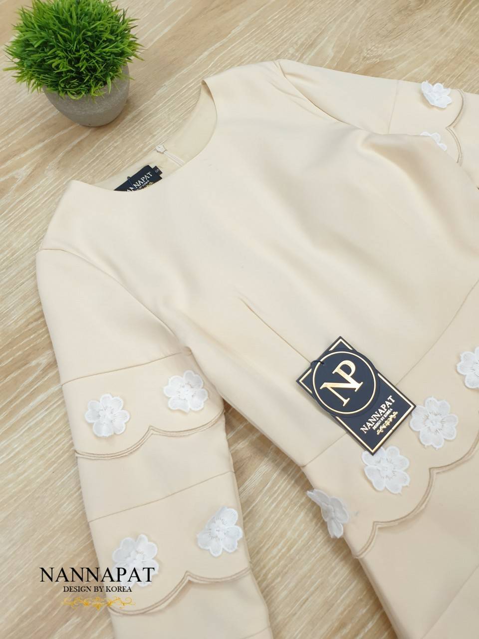 งานซิปหลังปักดอกไม่ทั้งตัว