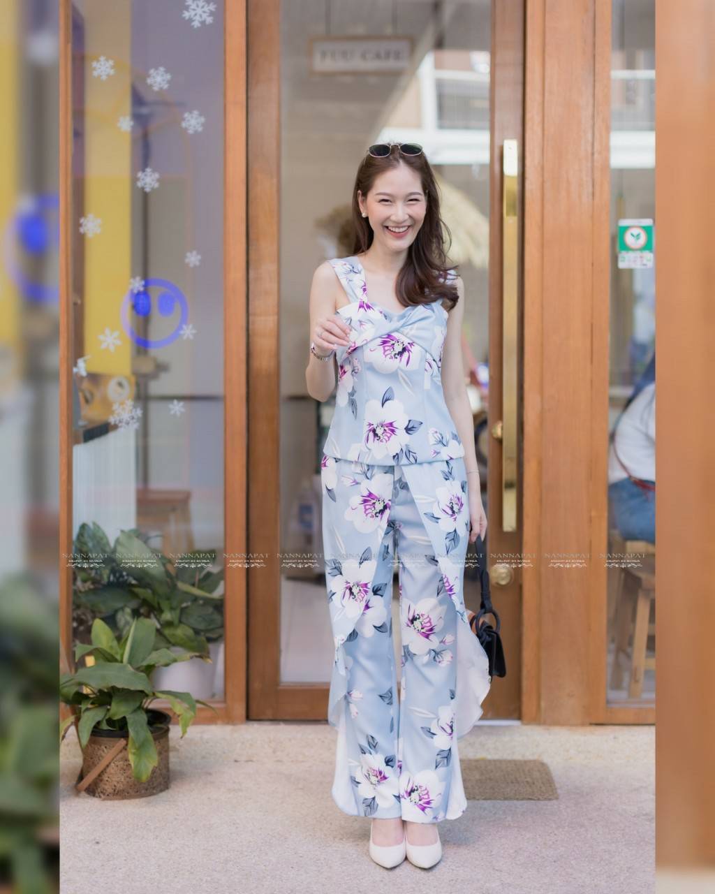 เสื้อซิปหลังมีฟองน้ำอก