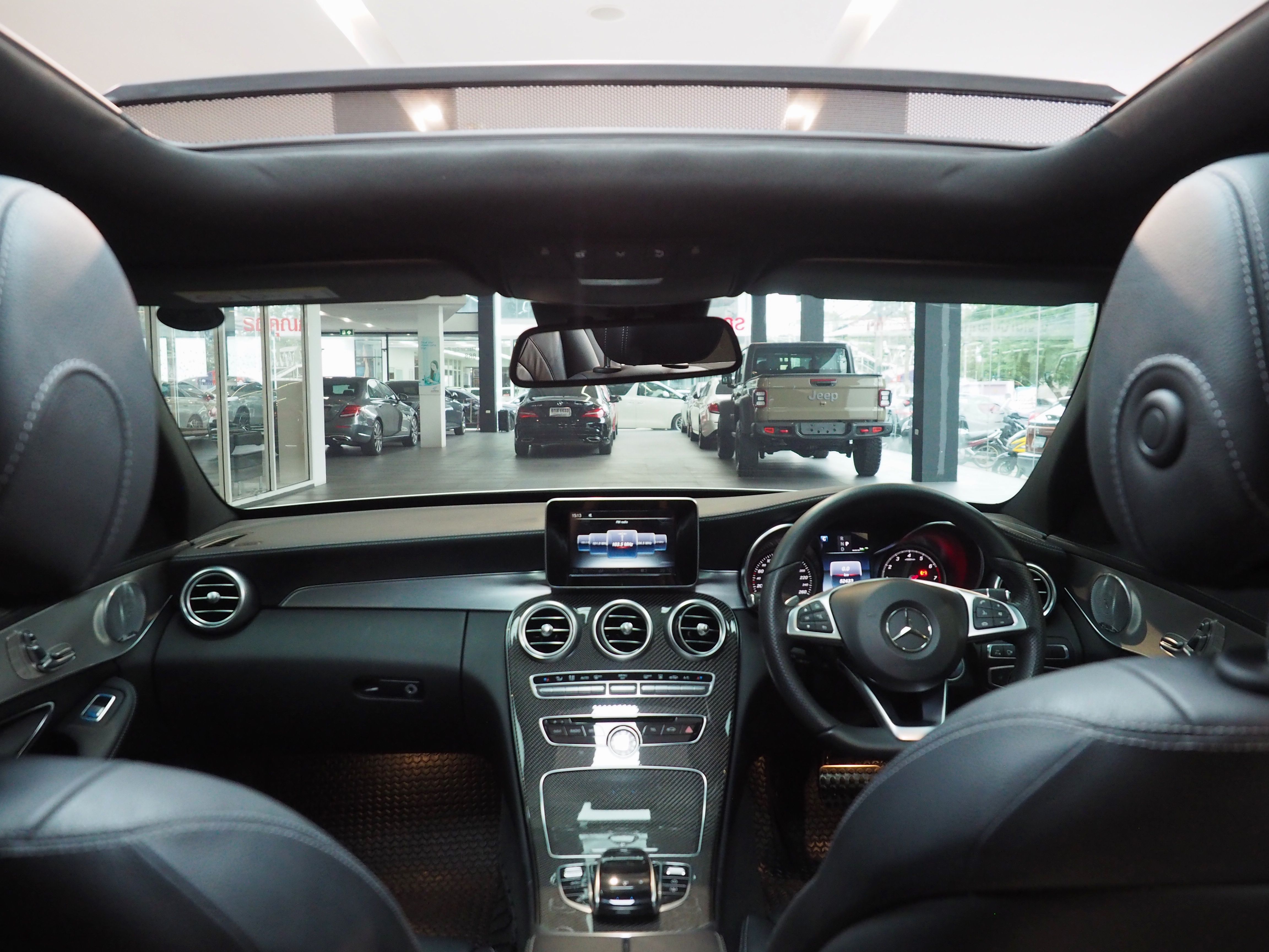 จองแล้ว C350e AMG Plug in Hybrid W205