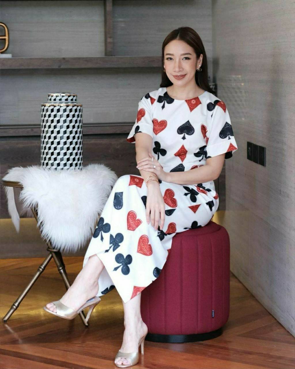 เดรสงานซิปหลังผ่าหลังทรงสวย