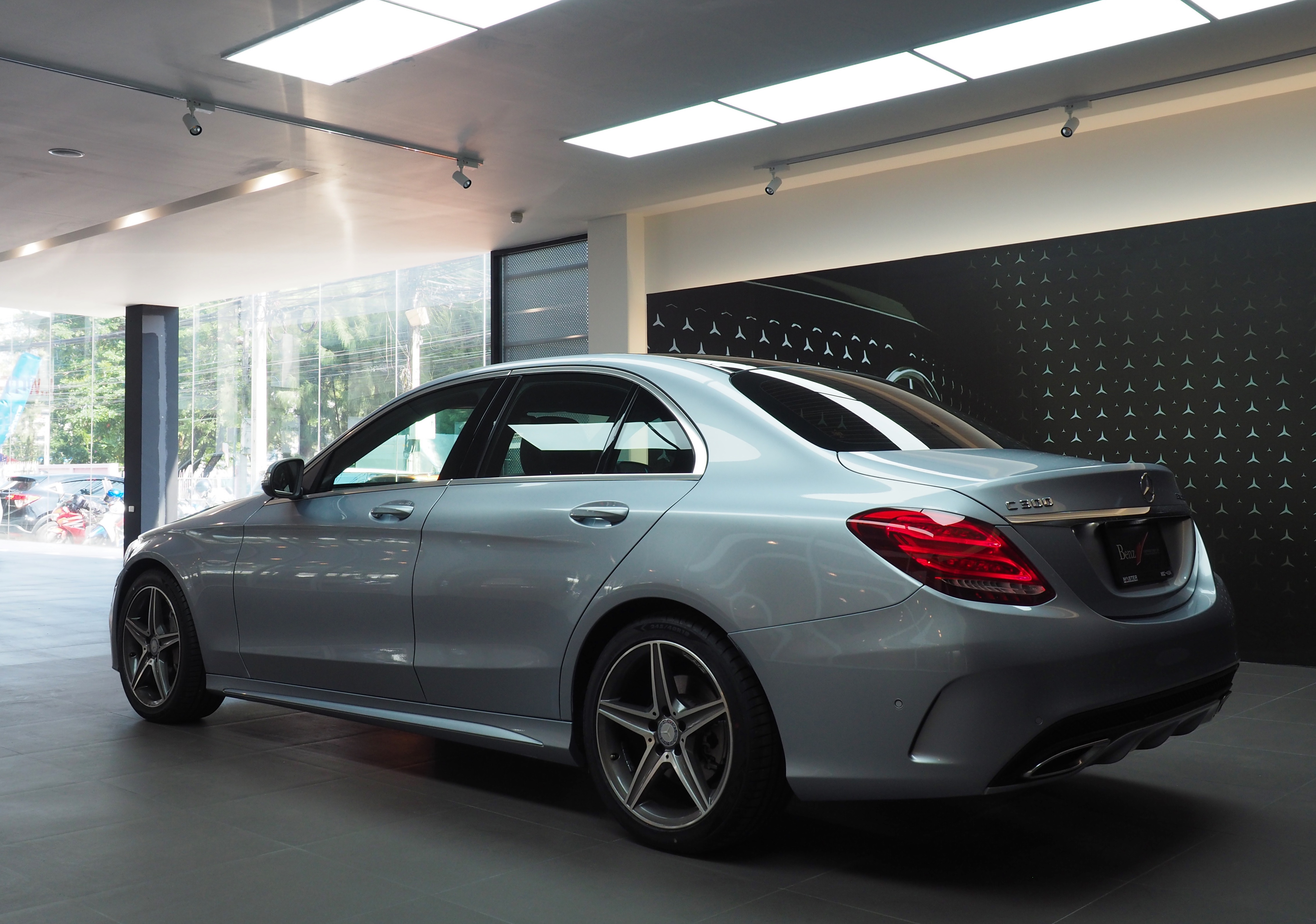 จองแล้ว C300 Bluetec Hybrid AMG W205