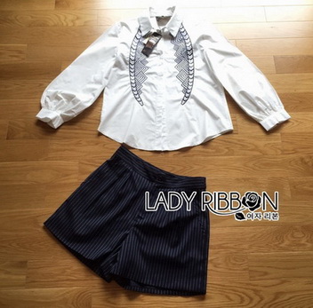 เซ็ตเสื้อเชิตสีขาวปักลายและกางเกงลายทาง