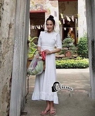 เสื้อลูกไม้ระบายแขนยาวเลยข้อศอก