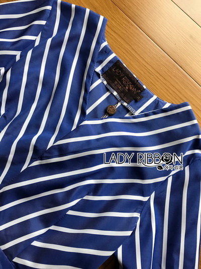 Blouse เสื้อผ้าคอตตอนลายทางสีน้ำเงินจับเดรป