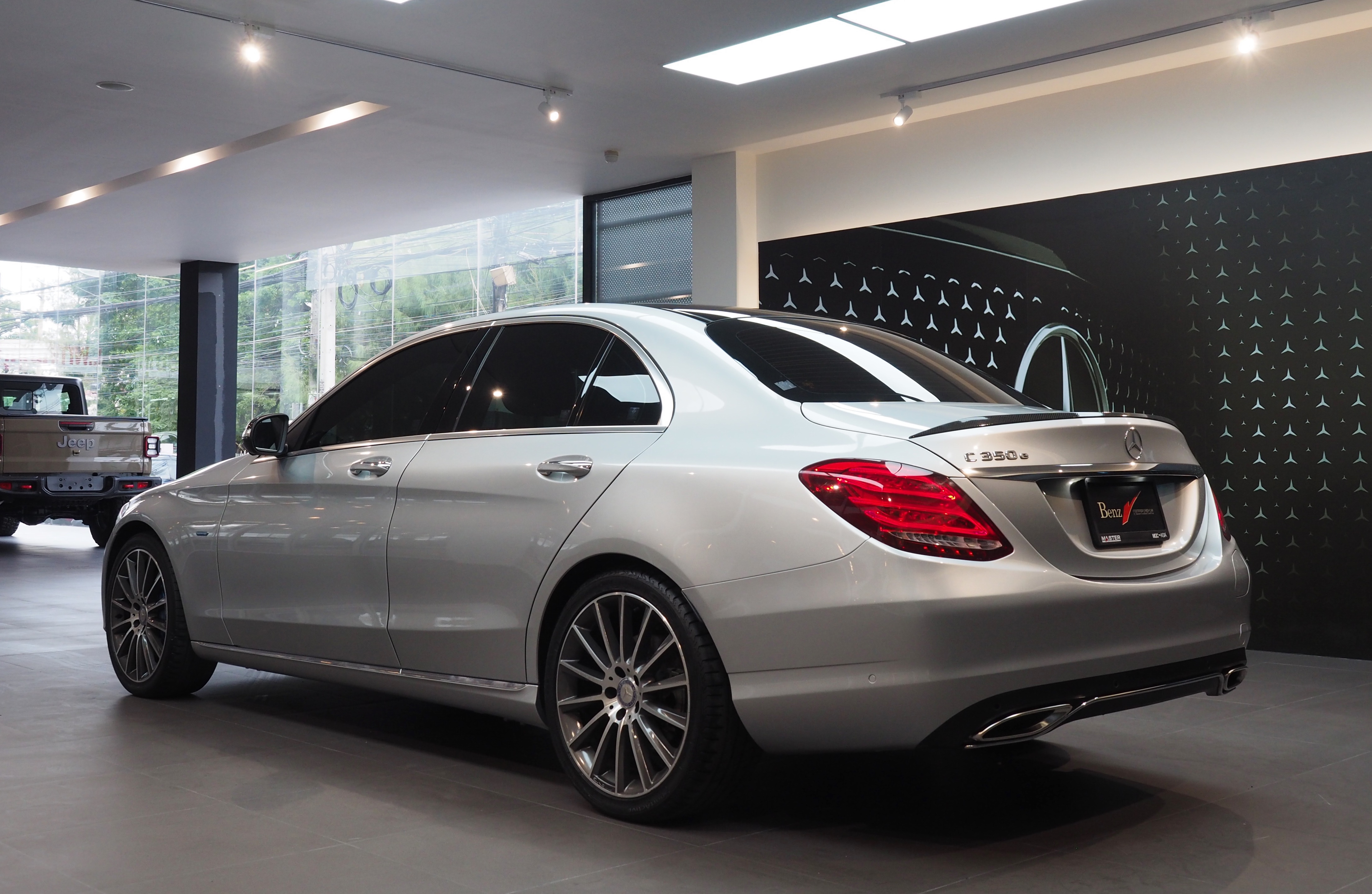 จองแล้ว C350e AMG Plug in Hybrid W205