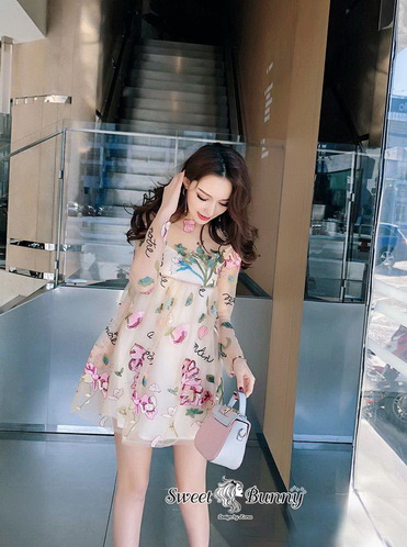 เดรสปักสายเดี่ยวสีครีม