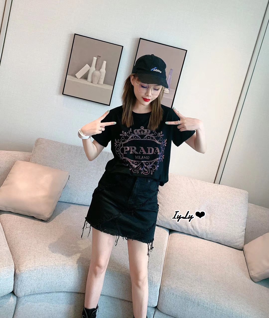 เสื้อยืดคอกลมแขนสั้น