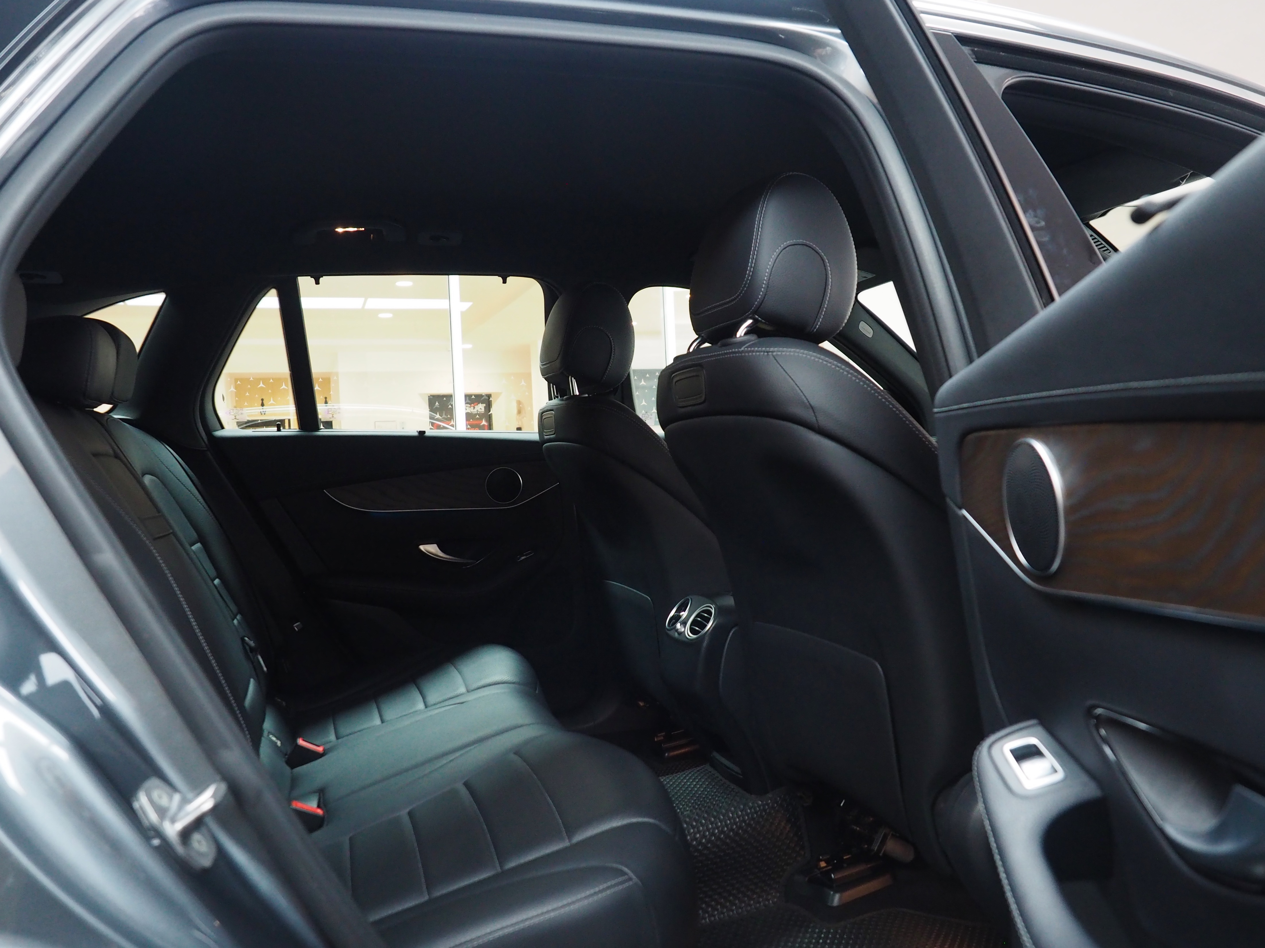 จองแล้ว GLC250d Off Road 4MATIC W253