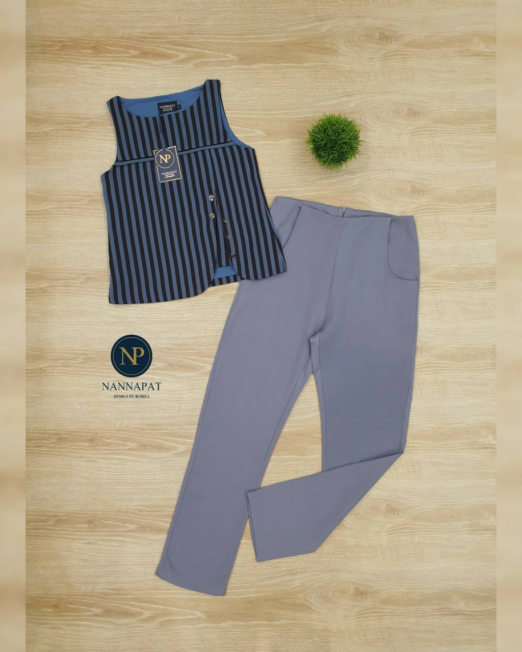 เสื้อเป็นซิปข้างกางเกงทรงสวย