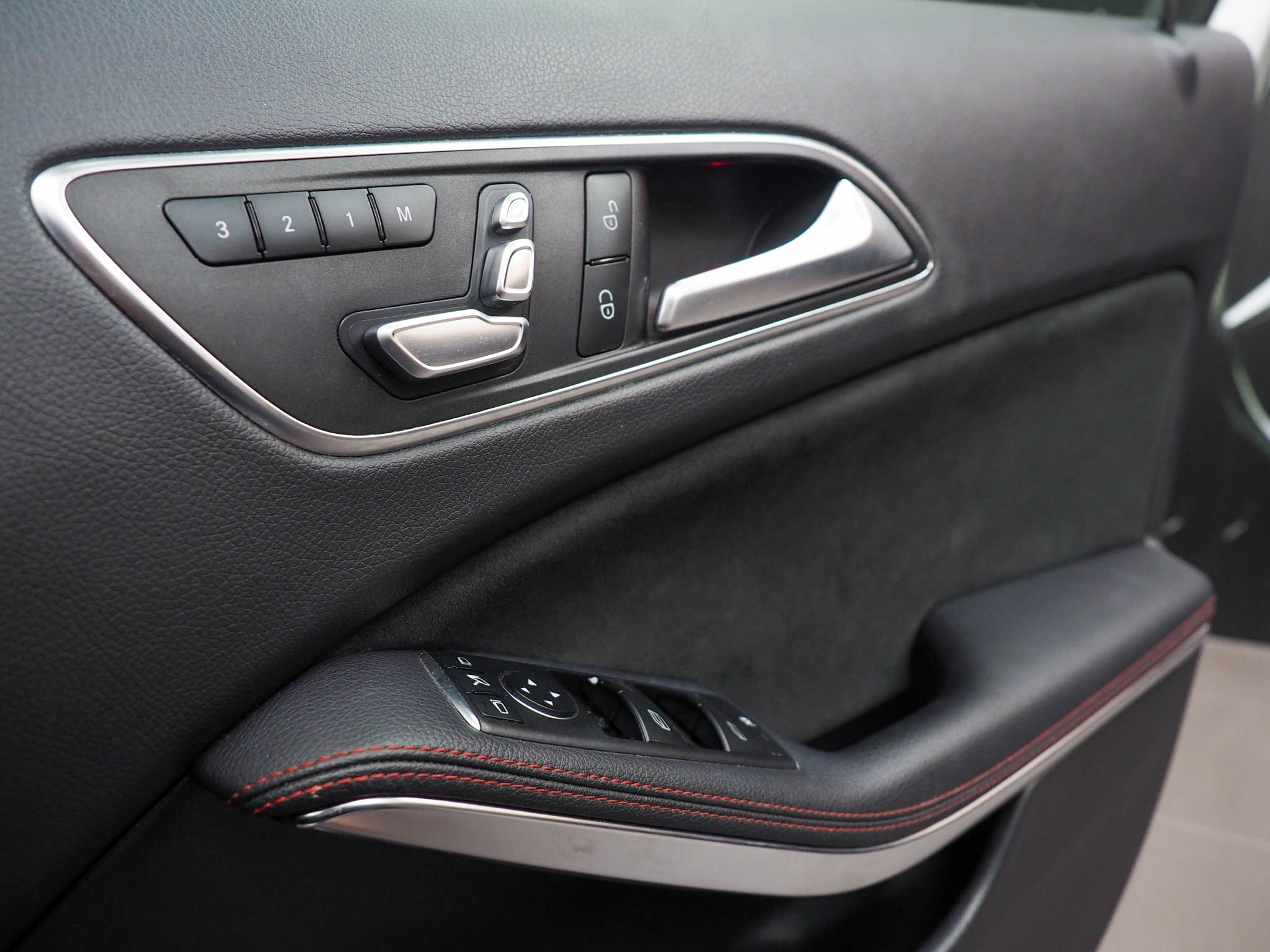 จองแล้ว GLA250 AMG Dynamic W156