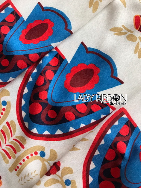 Dress เดรสผ้าเครปสีขาวพิมพ์ลายสีสดใส