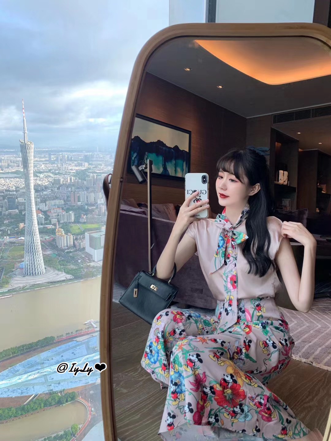 ตัวเสื้อแขนล้ำ เนื้อผ้า Silk Satin