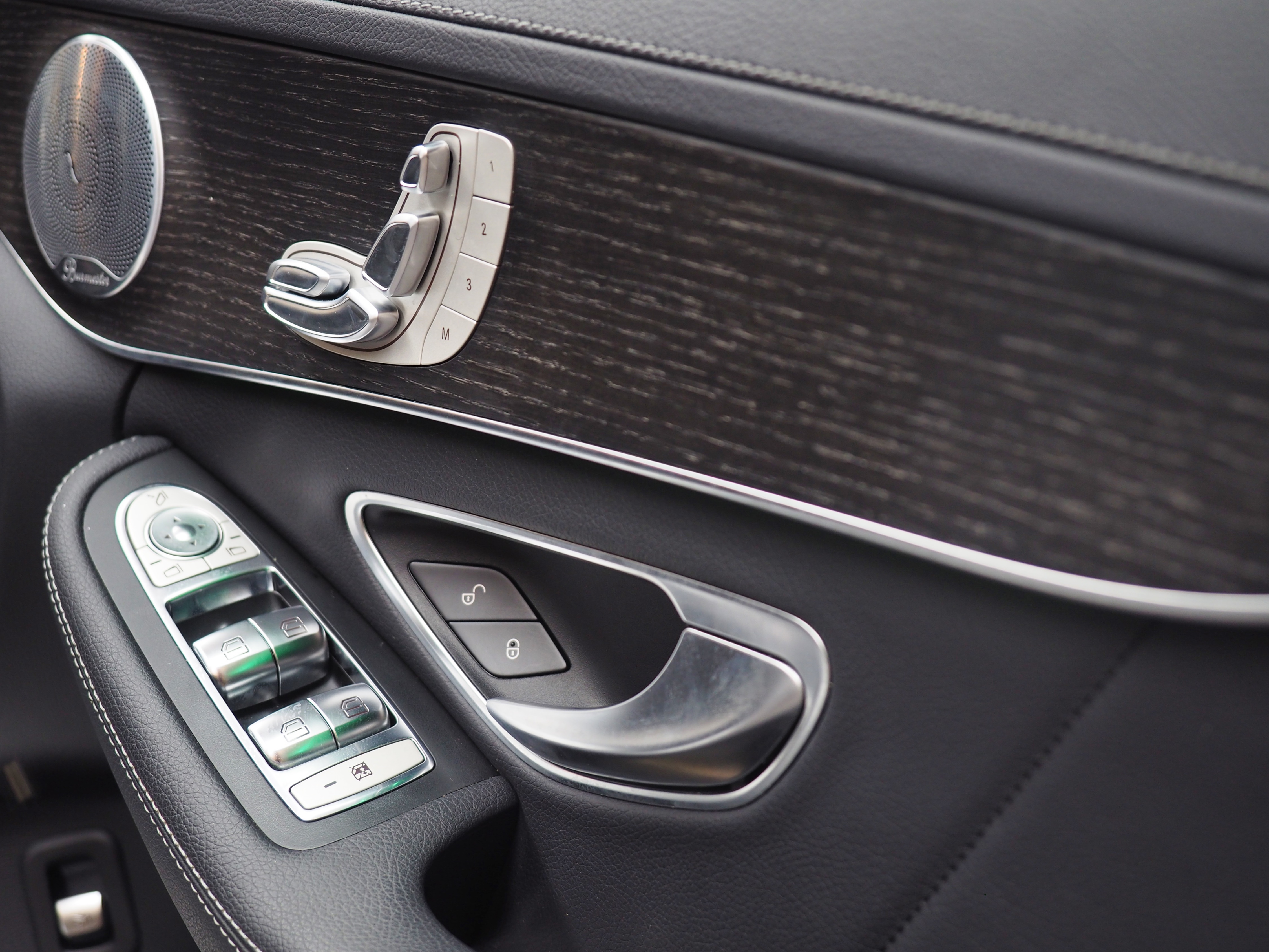 จองแล้ว C300e Plug in Hybrid AMG W205