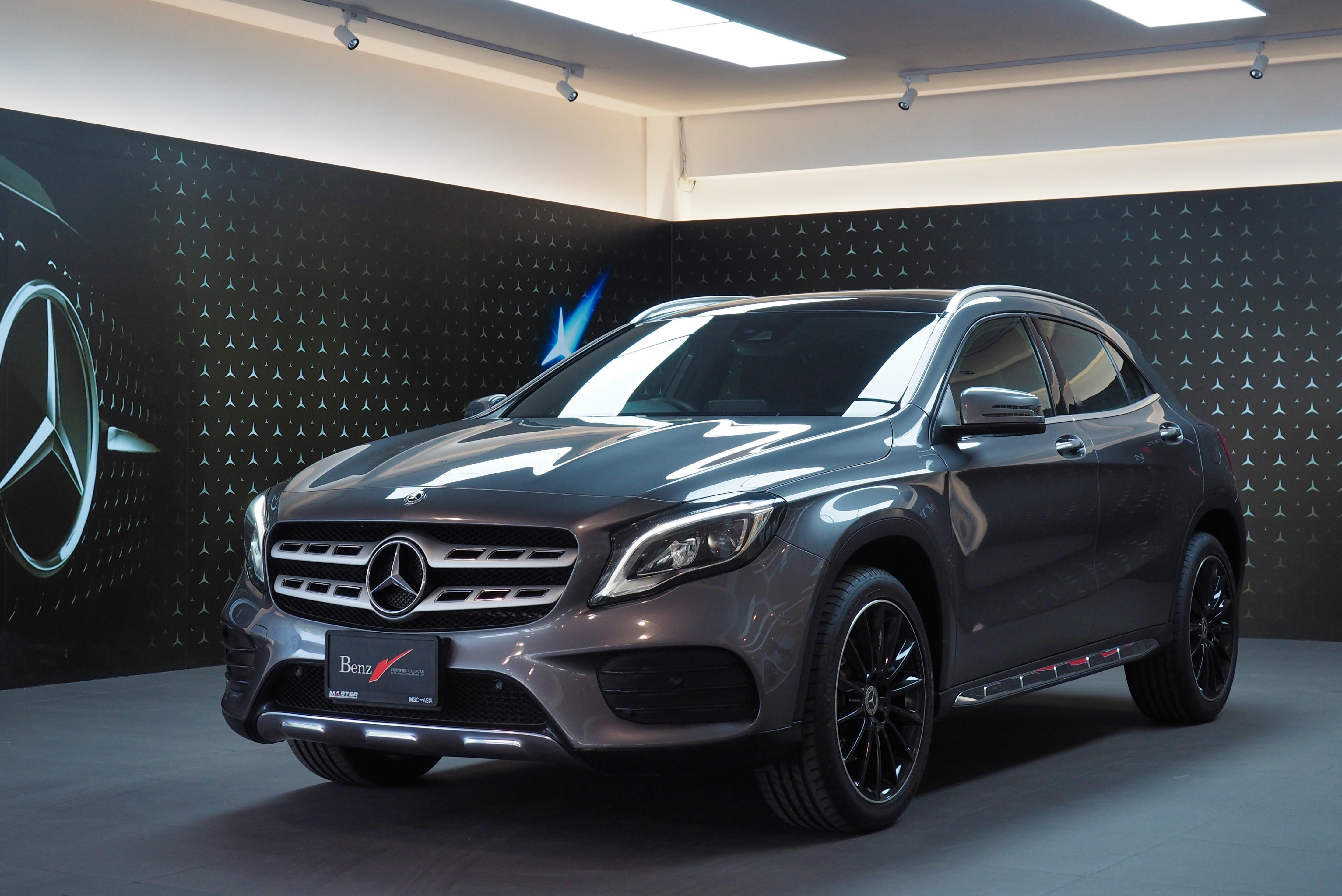 จองแล้ว GLA250 AMG Dynamic W156