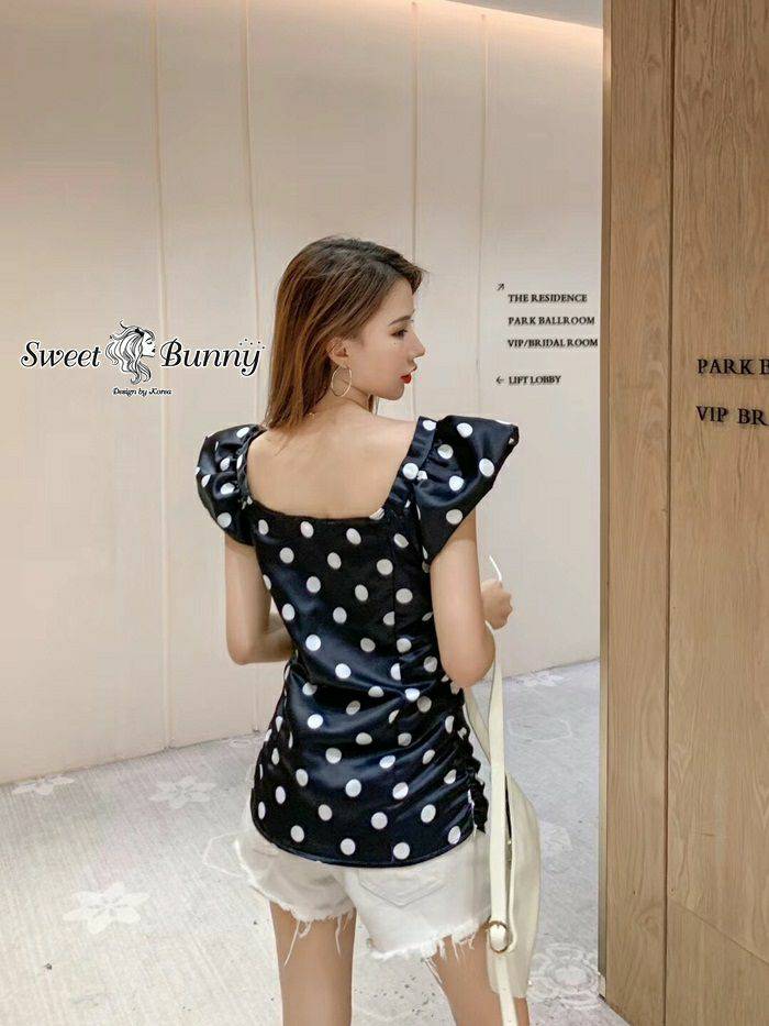 เสื้อคอวีป้ายอกเฉียงข้าง แขนระบาย