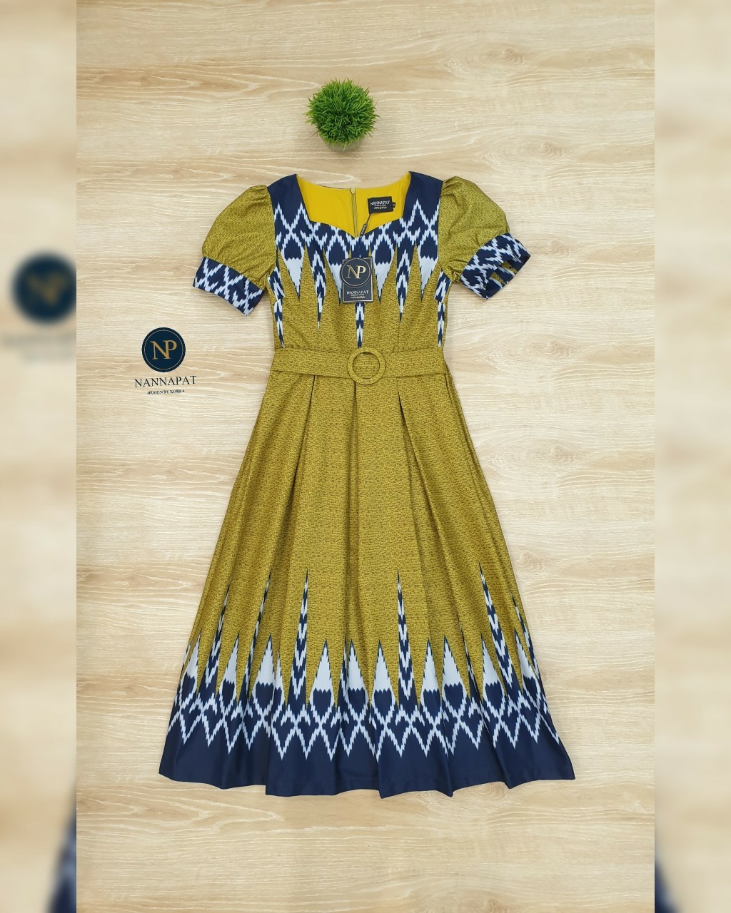 เดรสซิปหลัง แต่งเข็มขัด