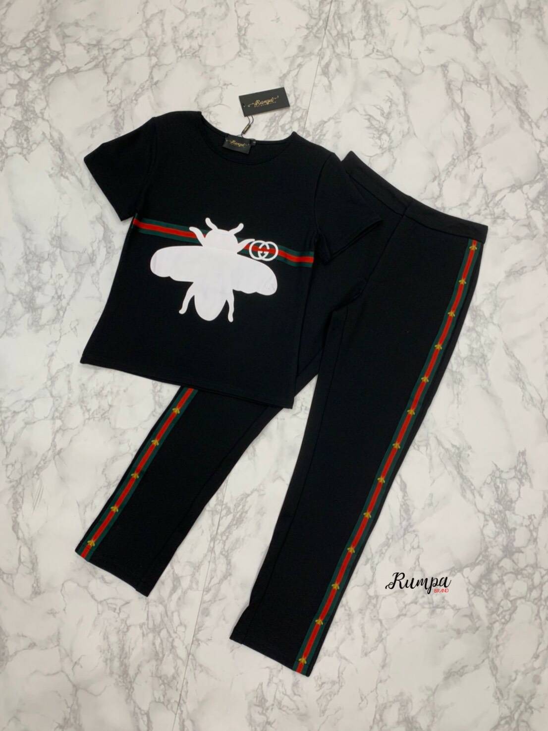 เสื้อแขนสั้น กางเกงขายาว