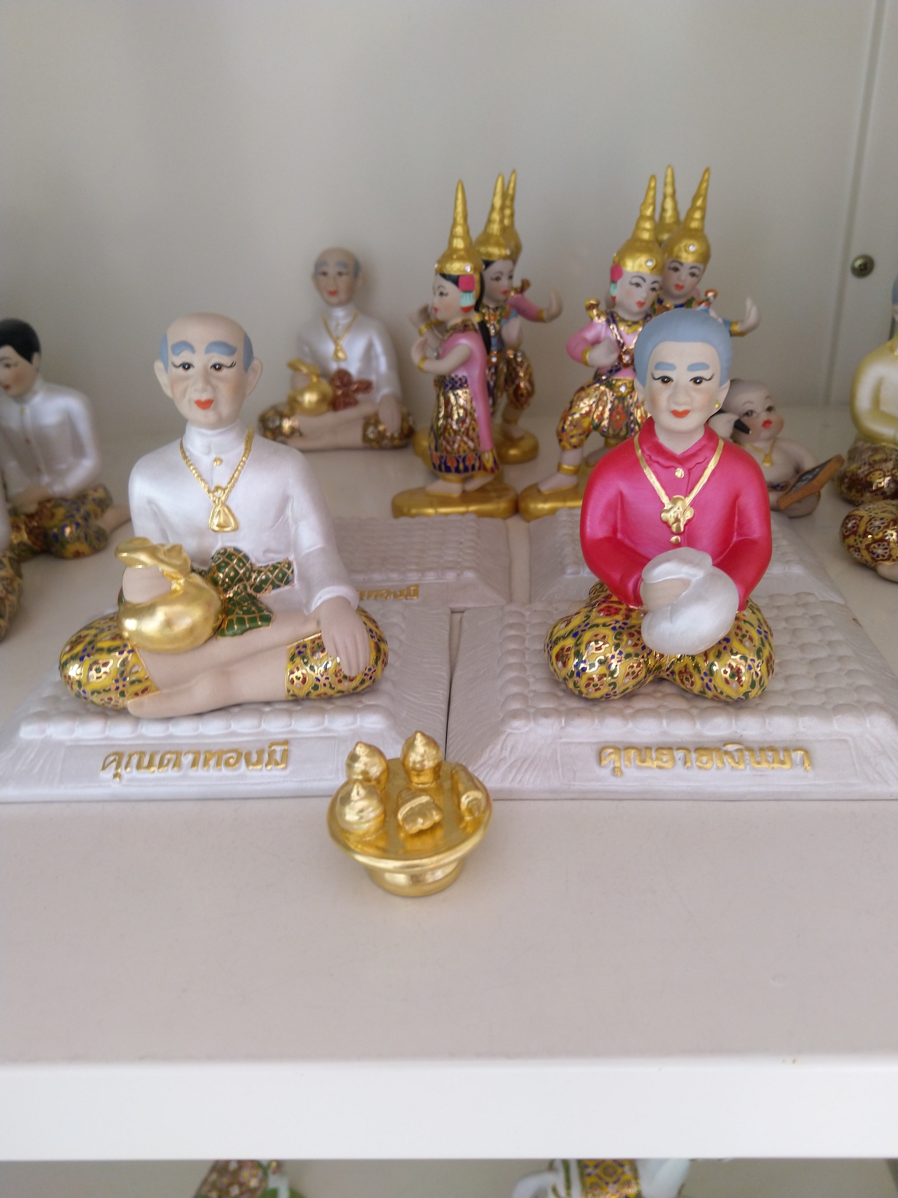 ตุ๊กตาตายาย เบญจรงค์ คู่ละ 1450 บาท