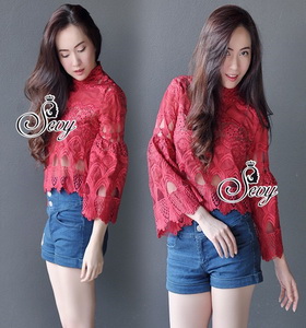 เสื้อแขนบานทรงคร็อปสั้นพอดีขอบเอว