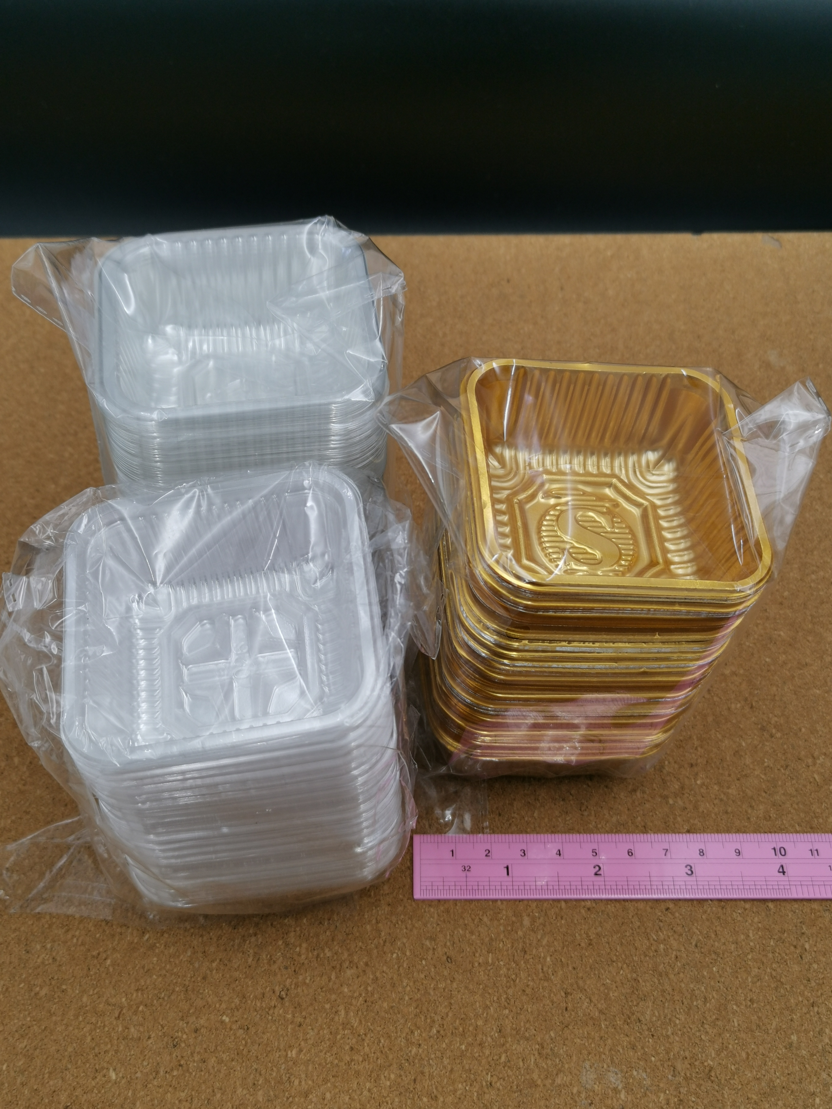 ถาดรองขนม #7cm. ใส/ทอง 95-100ชิ้น/แพ๊ค