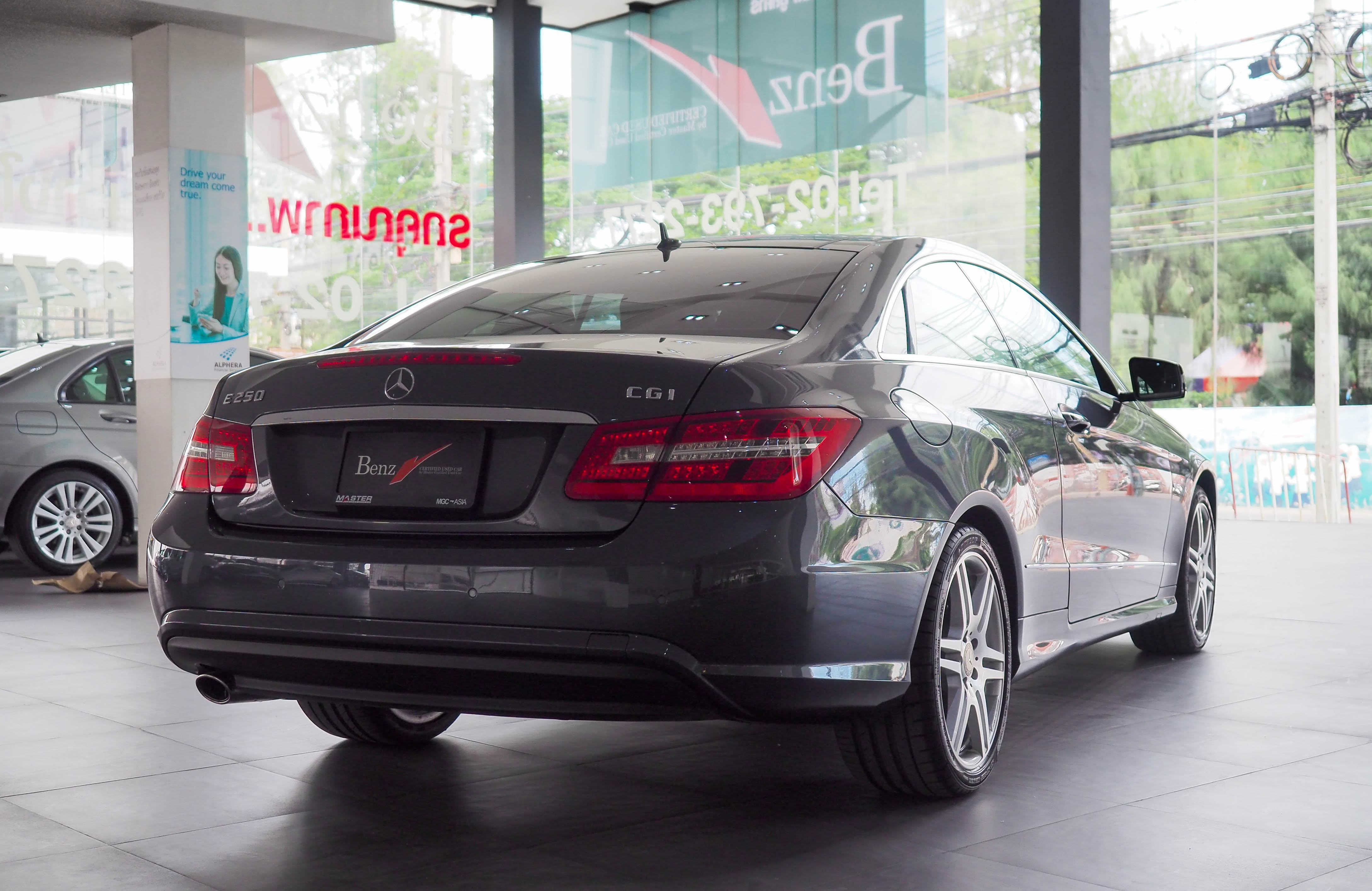 จองแล้ว E250 CGI Coupe AMG BlueEfficency W207
