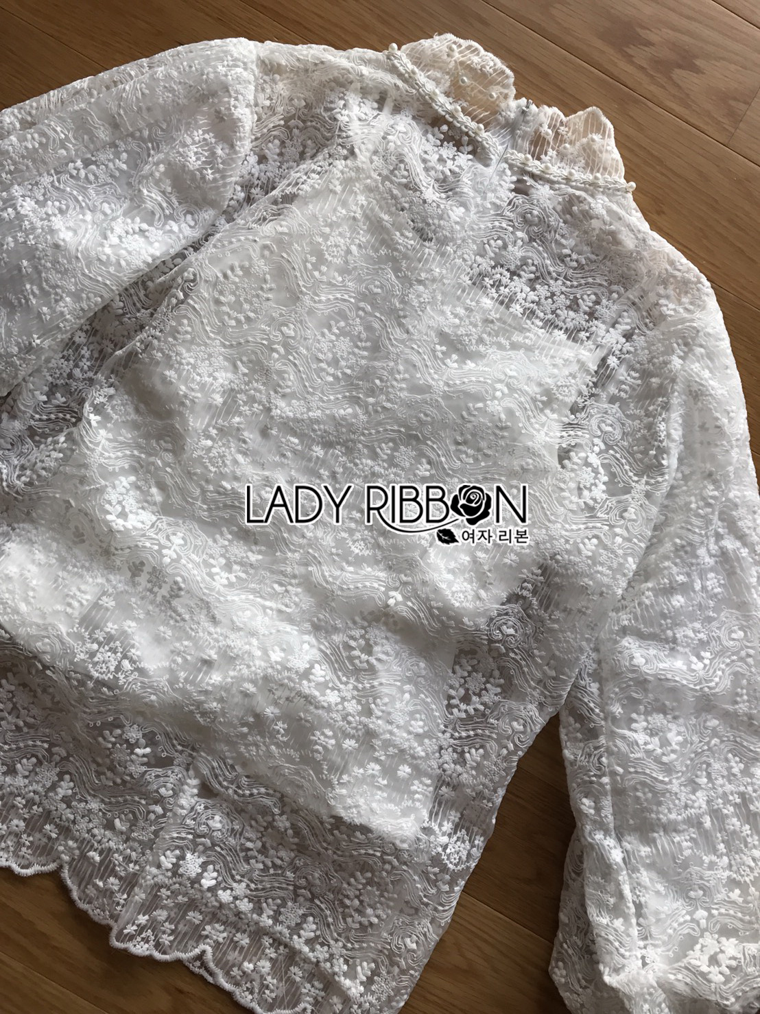 เสื้อผ้าลูกไม้สีขาวสไตล์คลาสสิกสุดหวาน