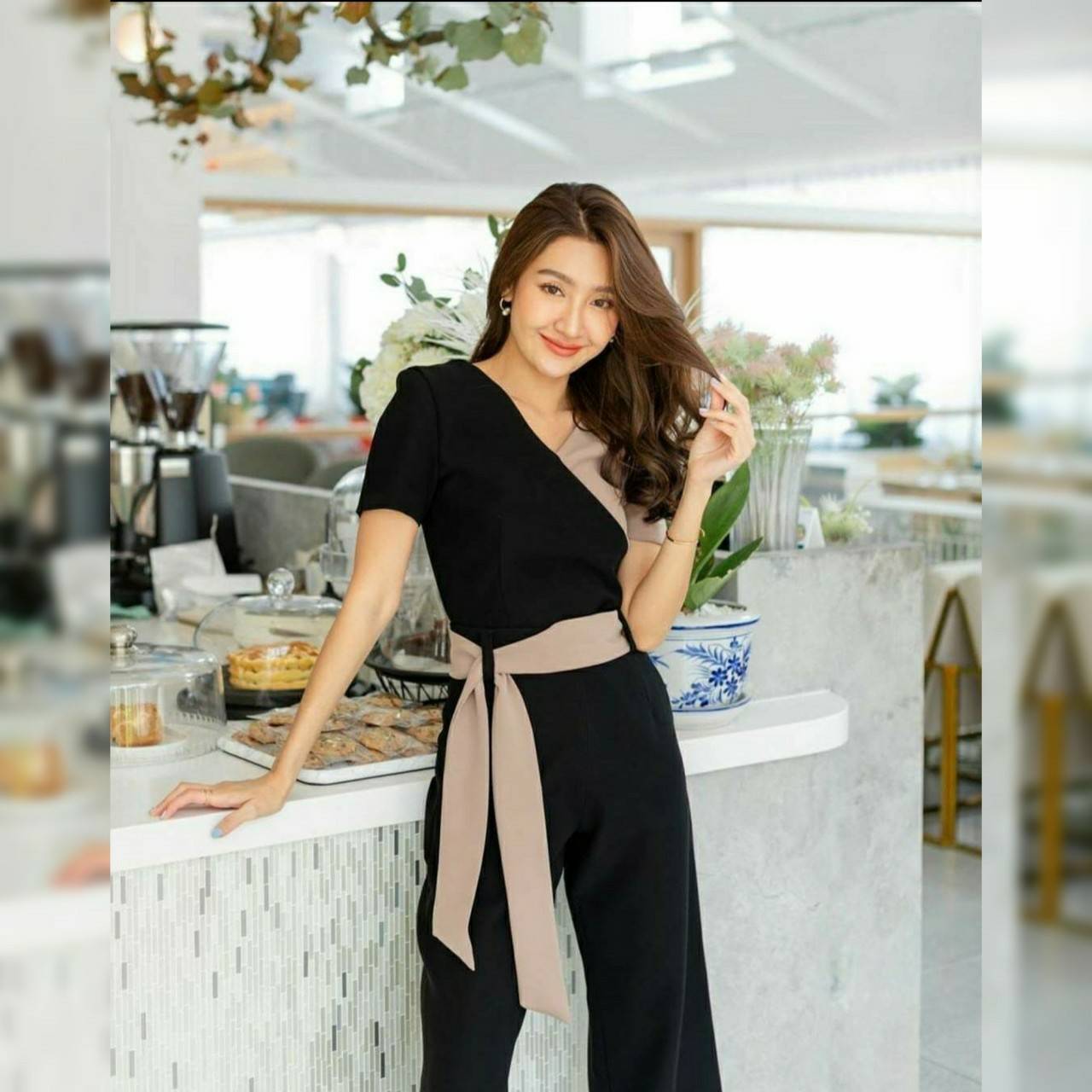 เสื้อซิปหลัง กางเกงมีกระเป๋าข้าง