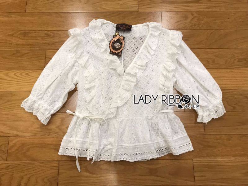 เสื้อผ้าคอตตอนฉลุลายตกแต่งระบายและริบบิ้น