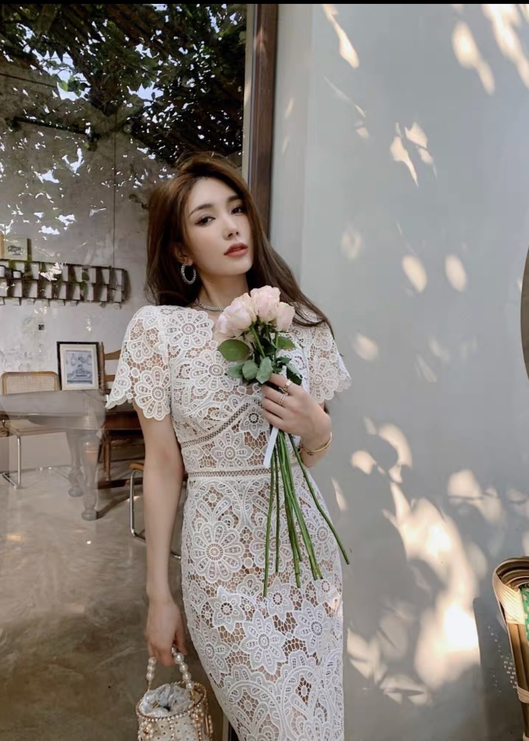 เดรสลูกไม้แขนสั้นแสนสวย
