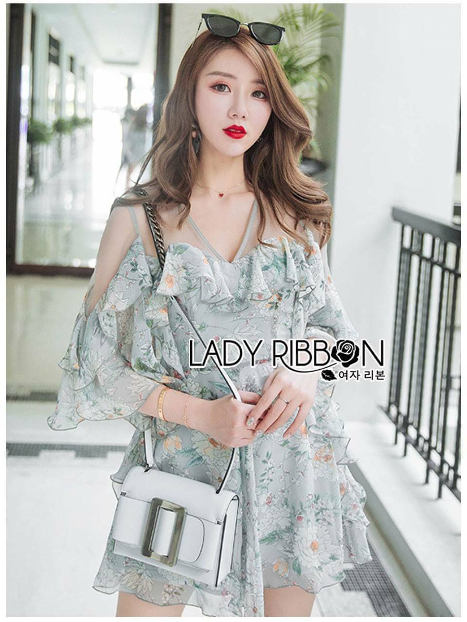 เดรสสั้นพิมพ์ลายดอกไม้ตกแต่งระบาย