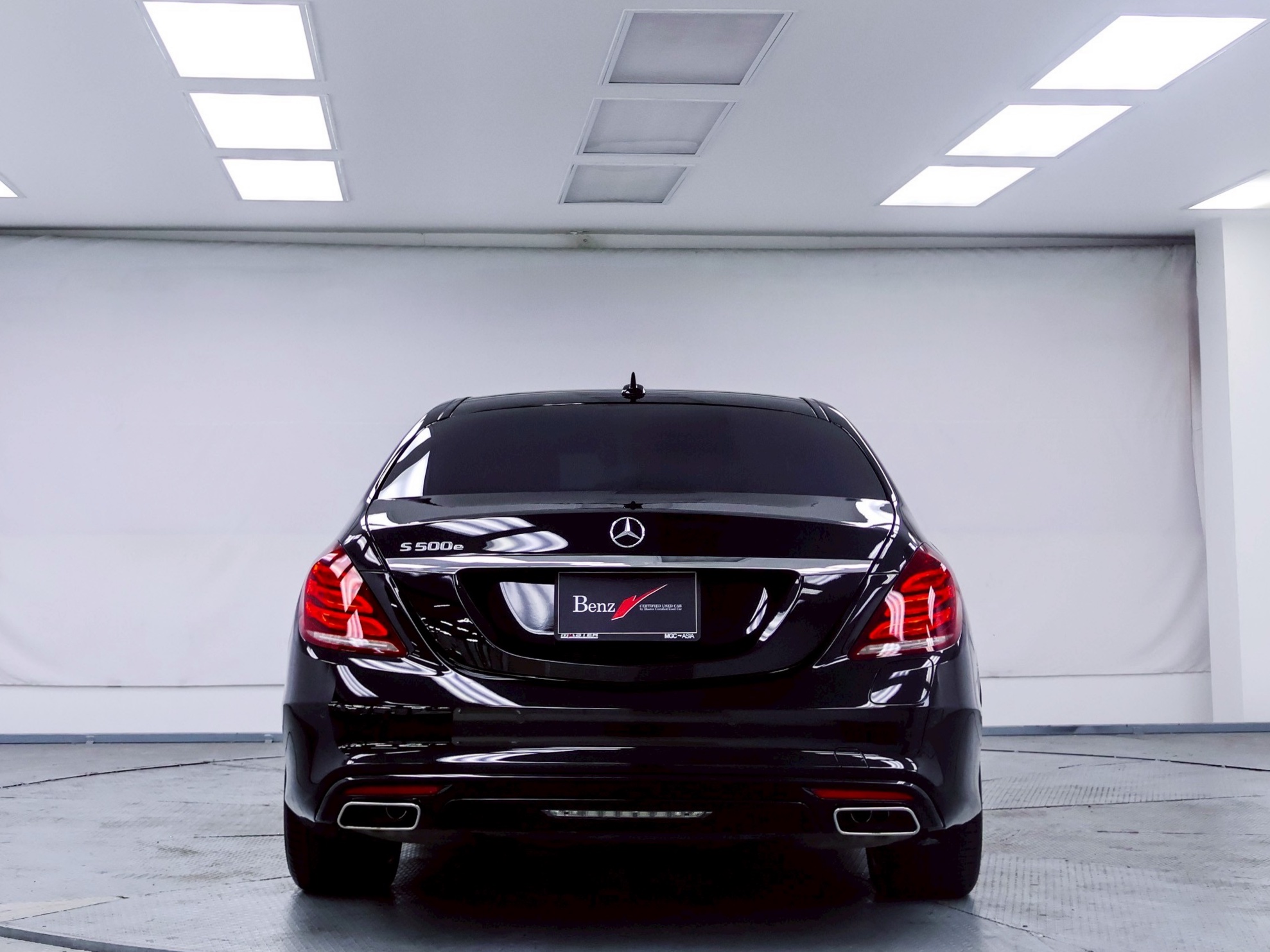 จองแล้ว S500e AMG Premium W222