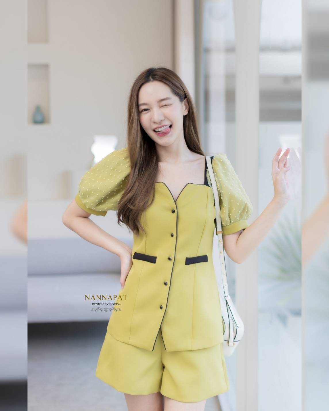 เสื้อกระดุมหหน้า แขนแต่งผ้าลูกไม้