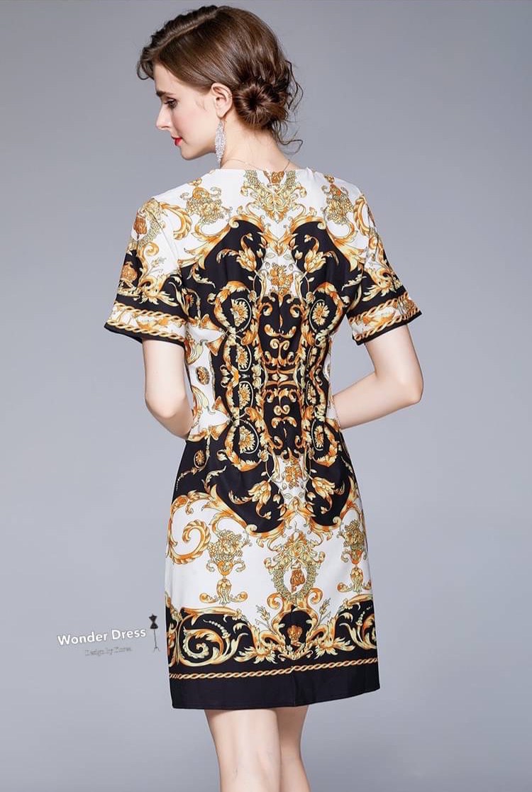 ชุดเดรสทรงสวย เนื้อผ้าโพลีเอสเตอร์