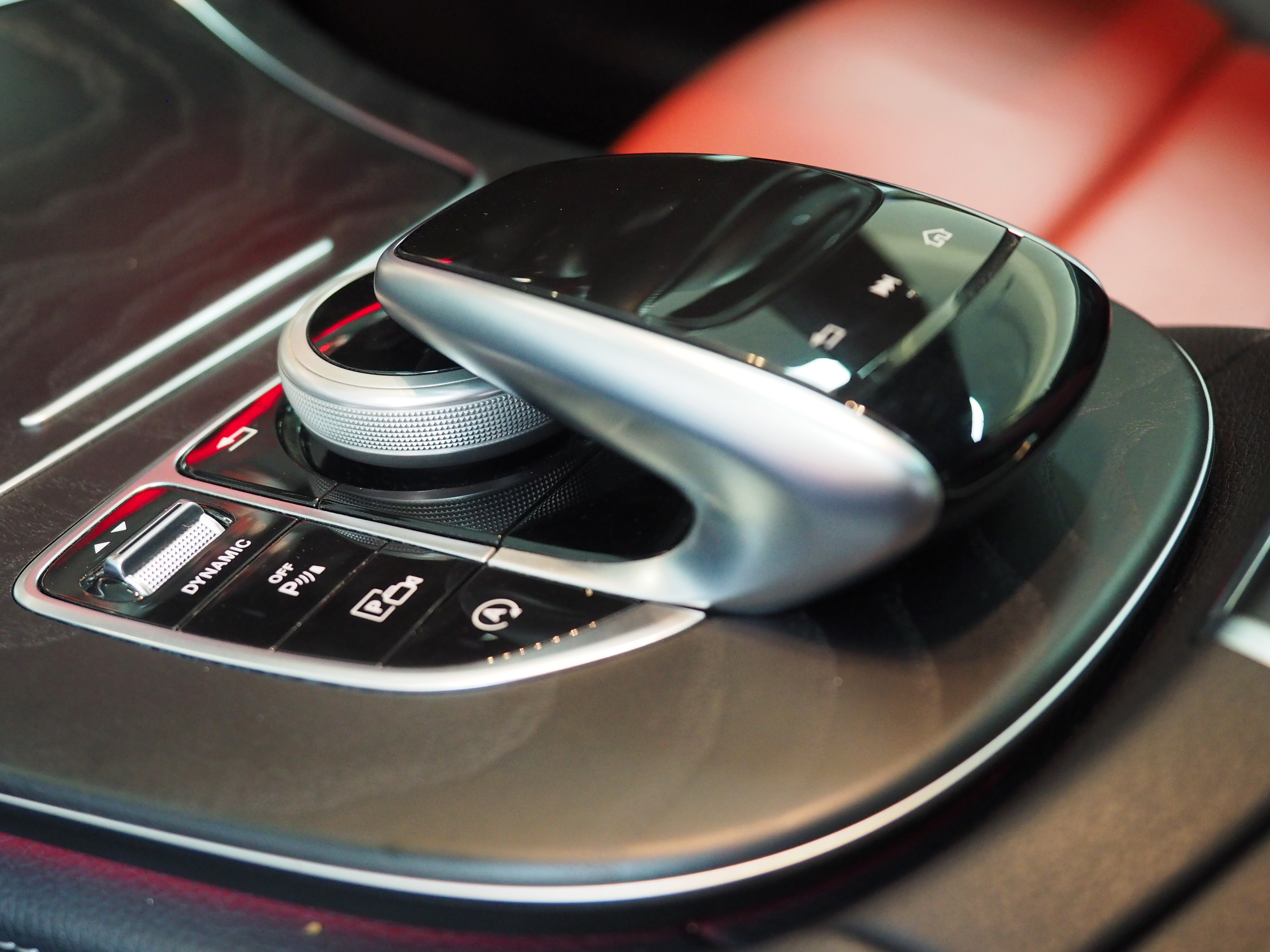 จองแล้ว E200 Coupe AMG Dynamic W238