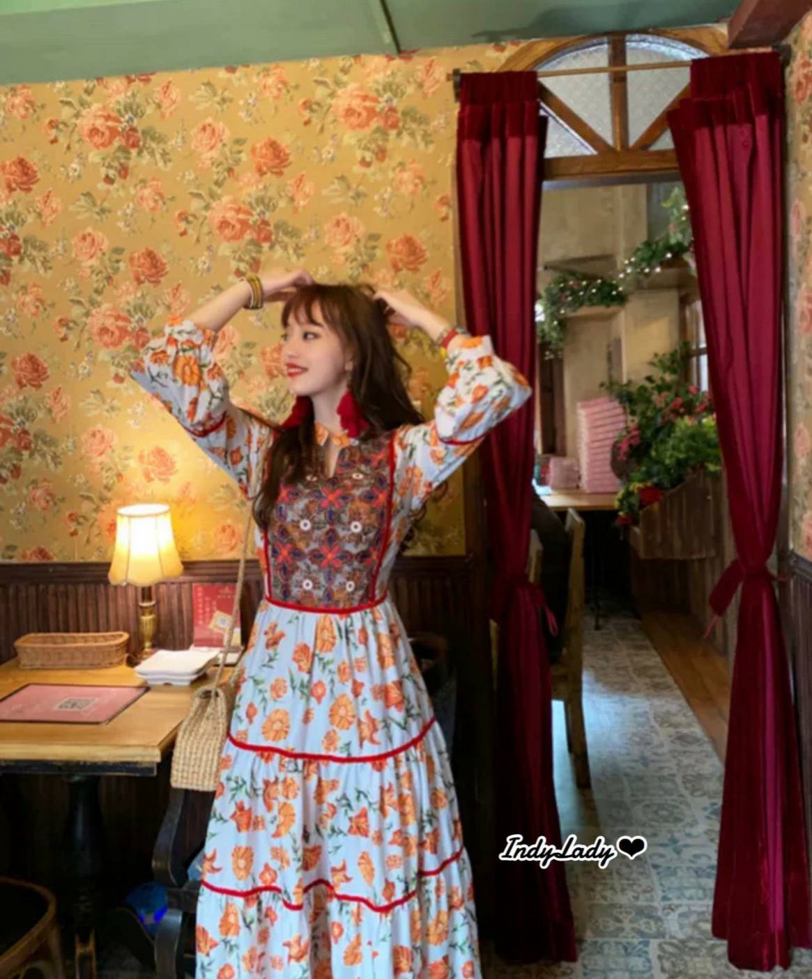 Dress แขนยาว แต่งปักด้านหน้า
