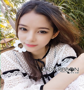 Lady Ribbon Blouse with Black Ribbon