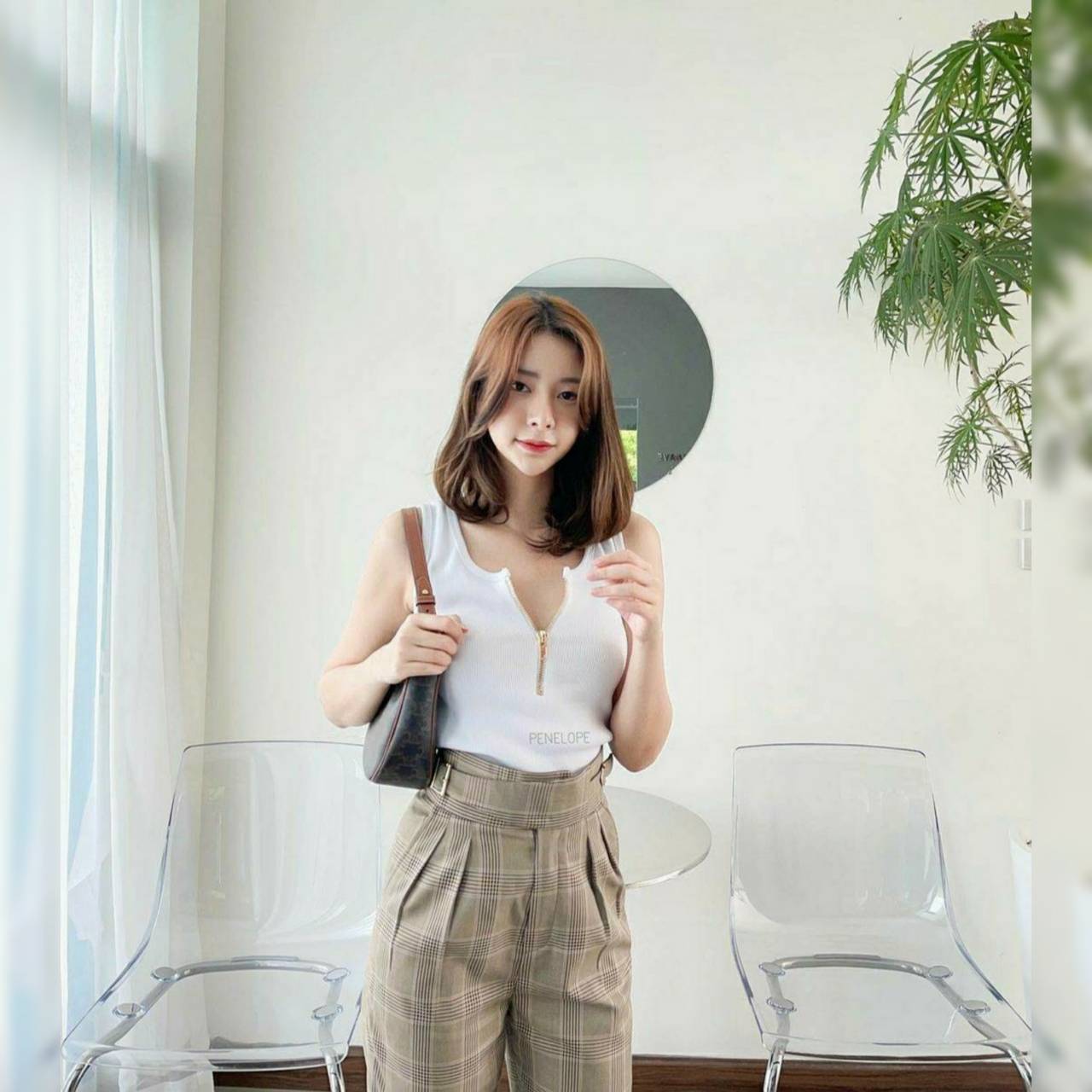 เสื้อผ้ายืดหนานุ่มแต่งซิปด้านหน้า