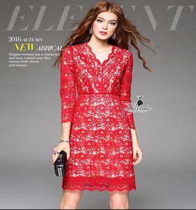 เดรสลูกไม้ฝรั่งเศสทอลายสวย ทรงเข้ารูปคอV
